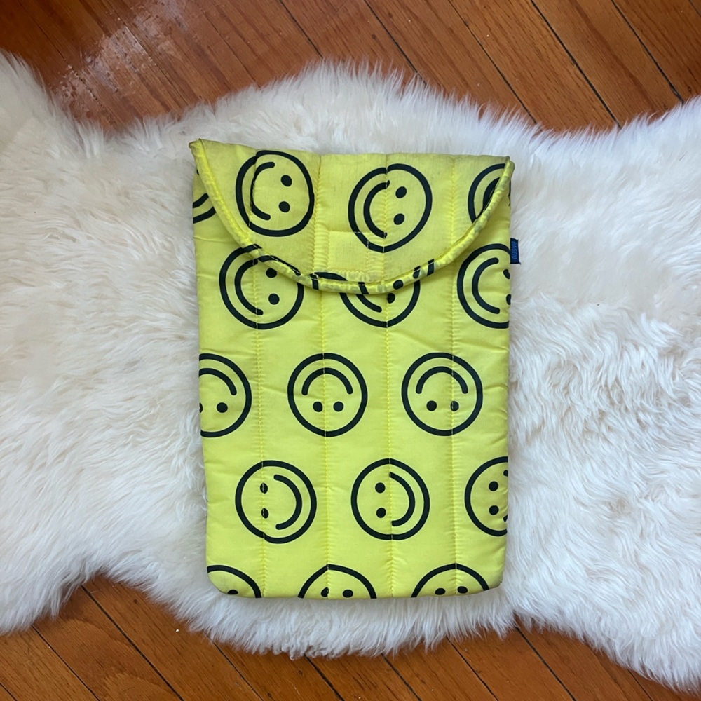 baggu puffy laptop sleeve 13”